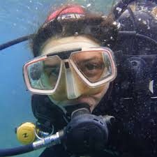 Il corso Scuba Diver è il primo passo per diventare un subacqueo certificato PADI. Il corso ti insegnerà le basi della subacquea, come respirare sott'acqua, controllare la galleggiabilità e utilizzare l'attrezzatura subacquea. Diving Puglia D.C. a Monopoli Italia